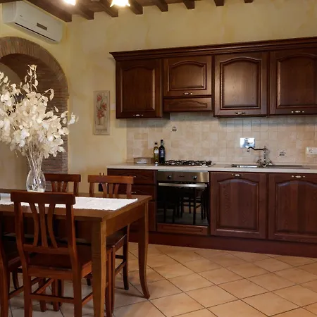 Borgo Dei Gigli Фермерский дом *